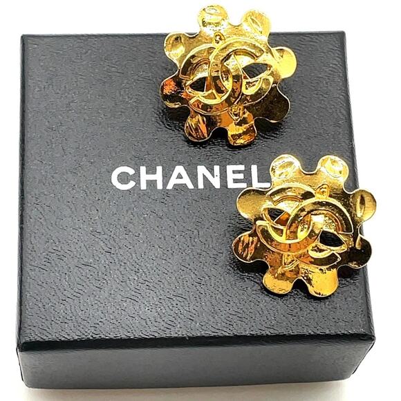 CHANEL Coco Mark CC Flower Motif GP 94P Earrings W/Box - Picture 2 of 11